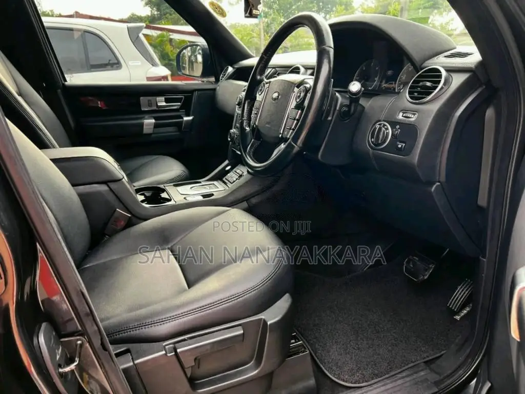 Land-Rover Discovery 2014 SUV (Used)