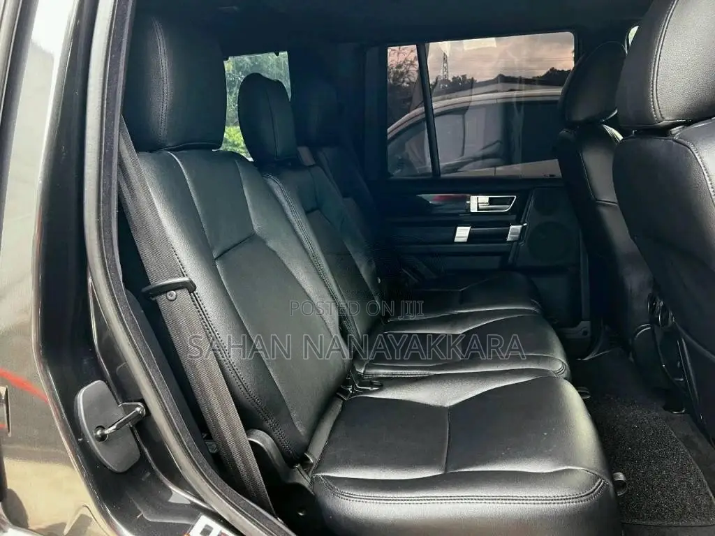 Land-Rover Discovery 2014 SUV (Used)