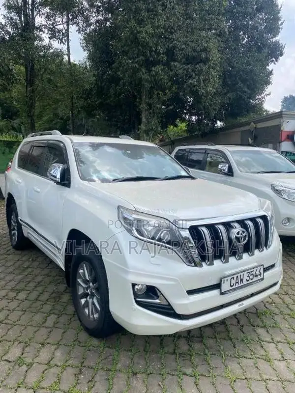 Toyota Land Cruiser 2017 SUV (Used)