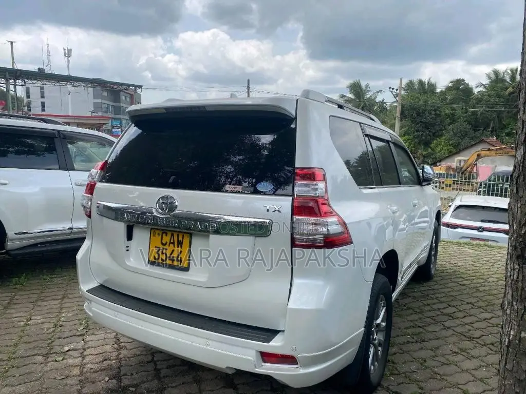 Toyota Land Cruiser 2017 SUV (Used)