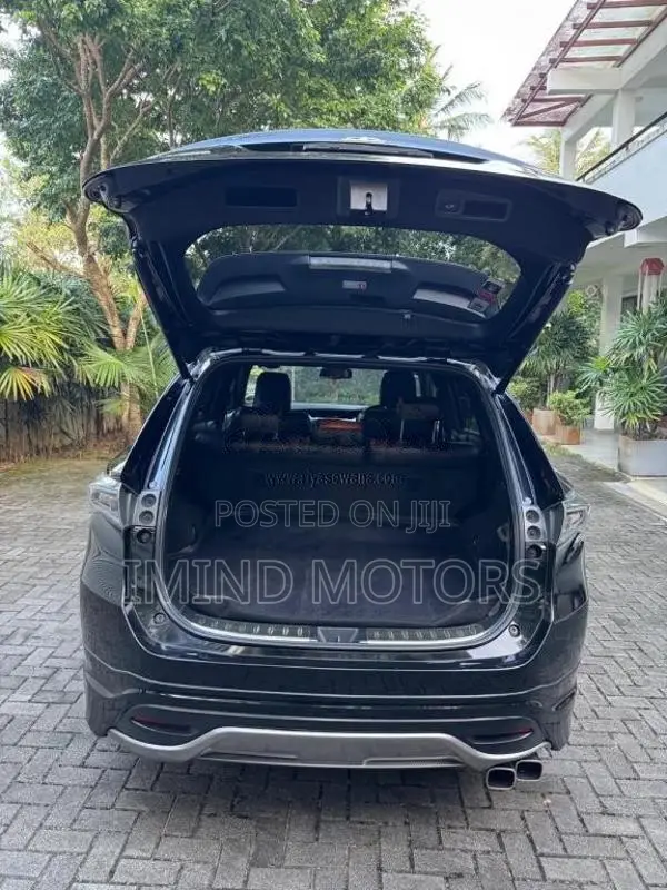Toyota Harrier 2016 SUV (Used)