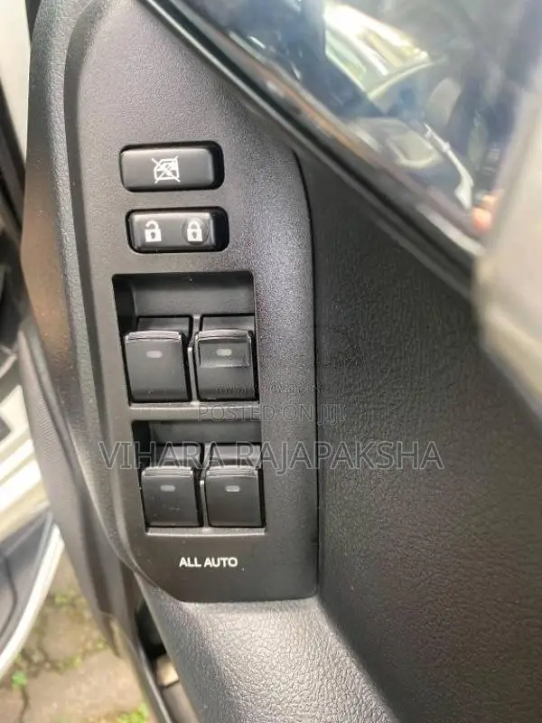 Toyota Land Cruiser 2017 SUV (Used)