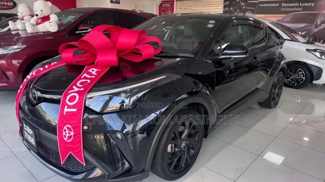 Toyota CHR 2023 SUV (Used)