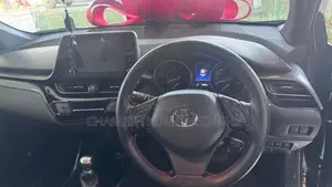 Toyota CHR 2023 SUV (Used)