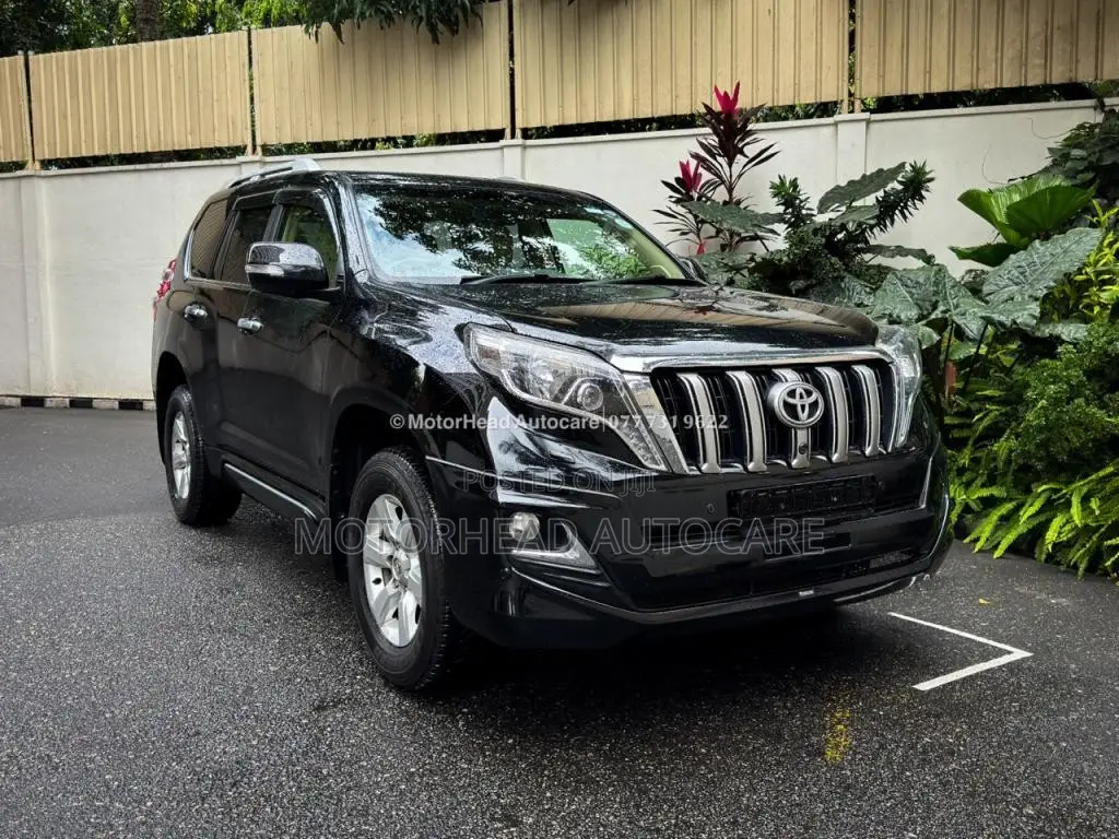 Toyota Land Cruiser 2015 SUV (Used)