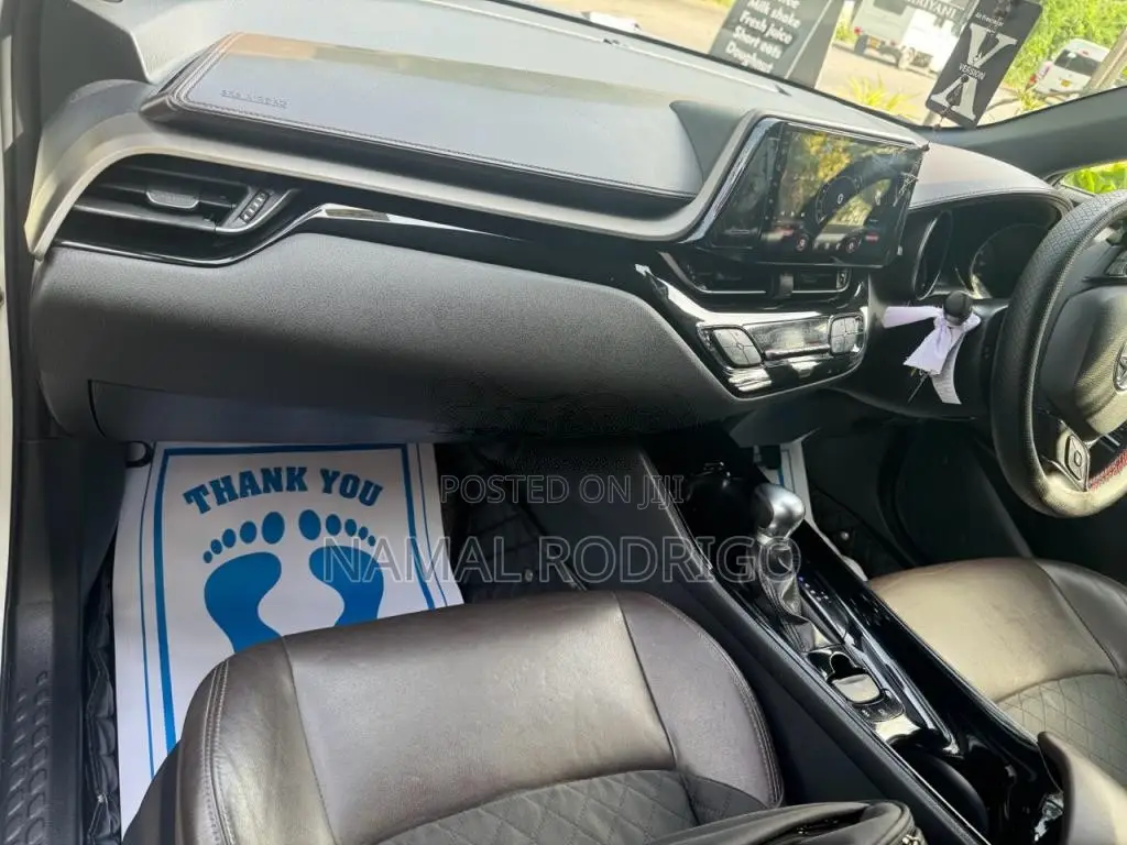 Toyota Chr NGX 10 2018 SUV (Used)