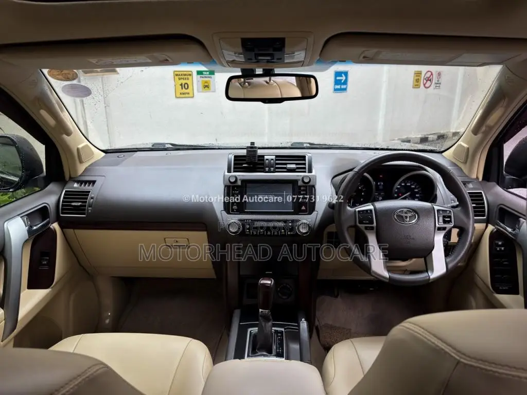 Toyota Land Cruiser 2015 SUV (Used)
