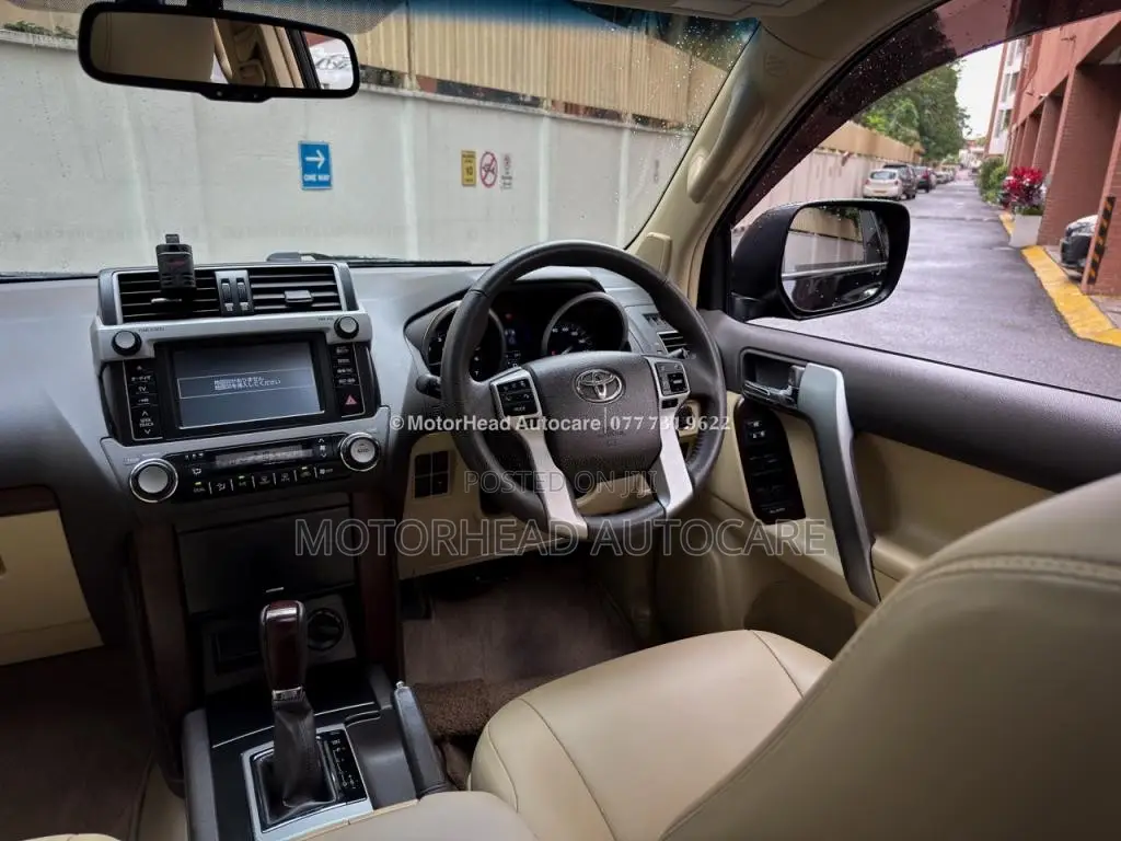 Toyota Land Cruiser 2015 SUV (Used)