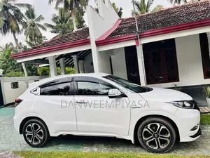 Honda Vezel 2014 SUV (Used)