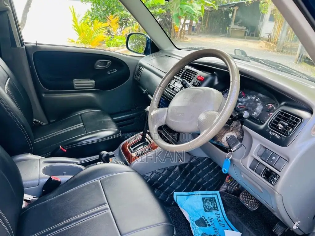 Suzuki Escudo 2001 SUV (Used)