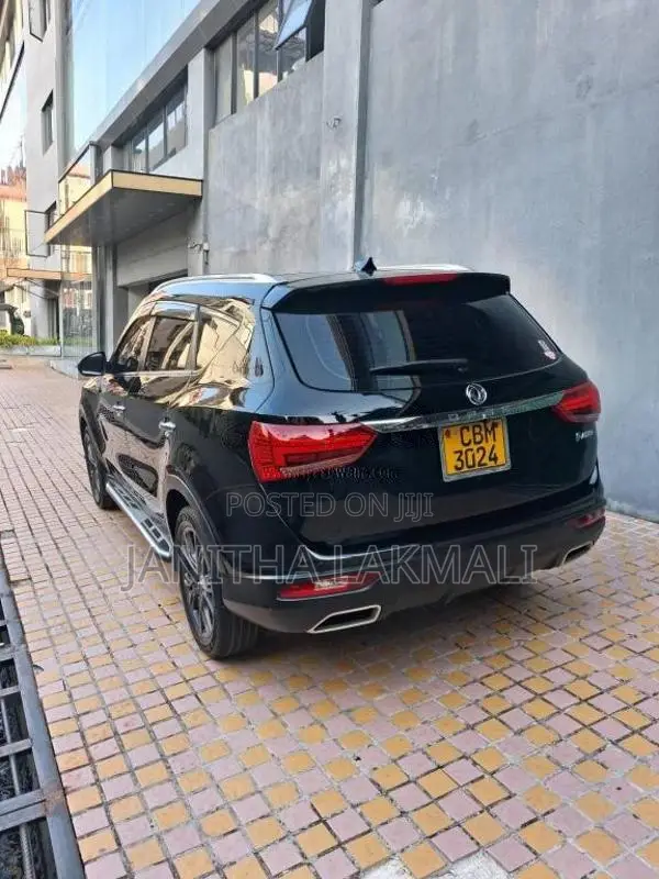DFSK Glory I-Auto 2023 SUV (Used)