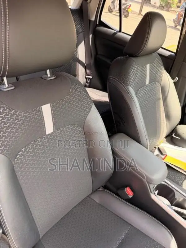 Daihatsu Rocky 2024 SUV (Used)