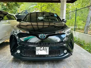 Toyota CHR 2017 SUV (Used)