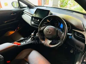 Toyota CHR 2017 SUV (Used)