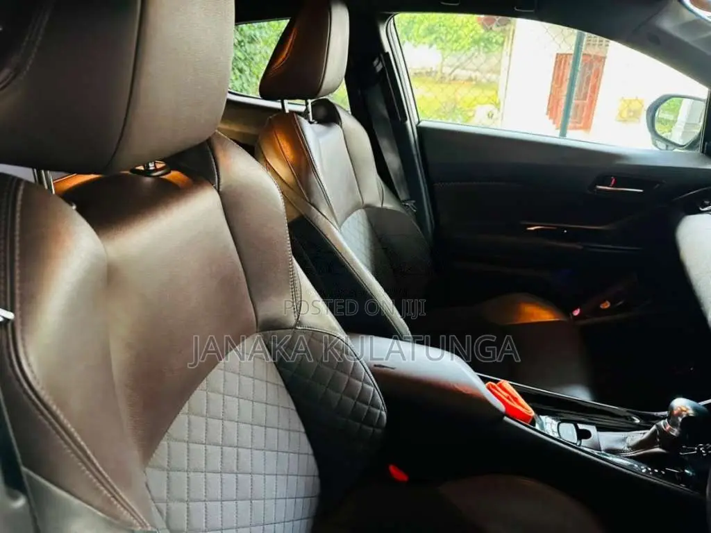 Toyota CHR 2017 SUV (Used)