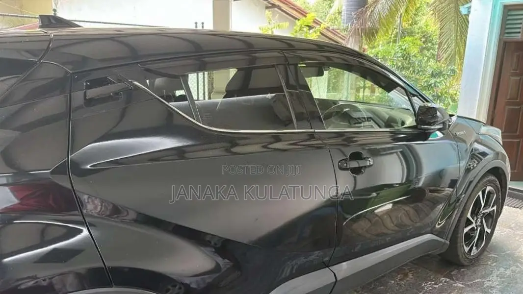 Toyota CHR 2017 SUV (Used)