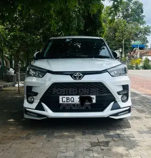 Toyota Raize 2025 SUV (Used)