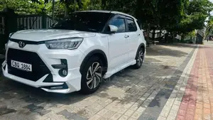 Toyota Raize 2025 SUV (Used)