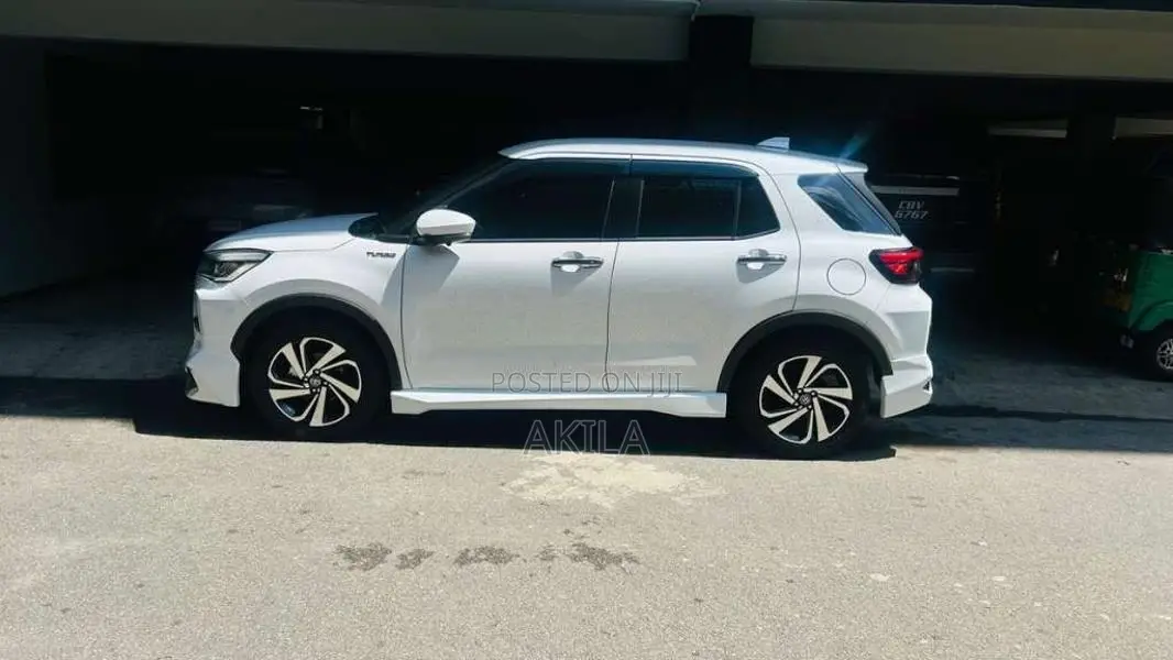 Toyota Raize 2025 SUV (Used)