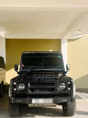 Land-Rover Defender 2015 SUV (Used)