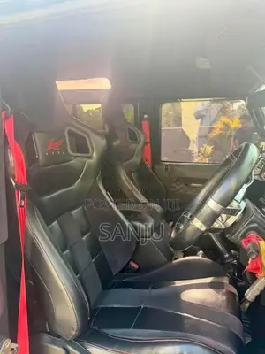Land-Rover Defender 2015 SUV (Used)