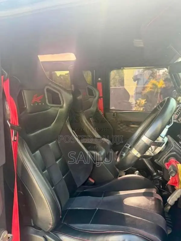 Land-Rover Defender 2015 SUV (Used)