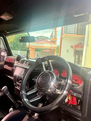 Land-Rover Defender 2015 SUV (Used)