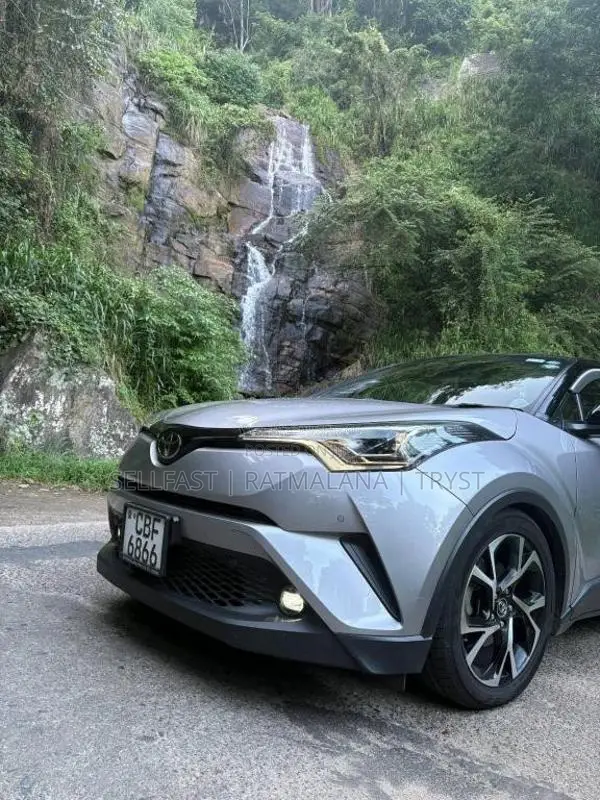 Toyota CHR NGX10 2018 SUV (Used)