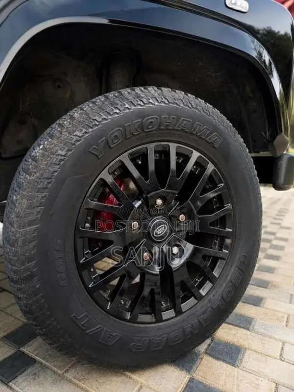 Land-Rover Defender 2015 SUV (Used)