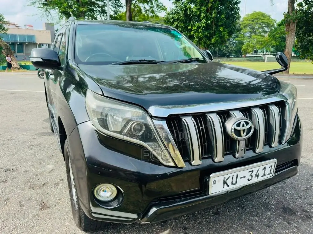 Toyota Land Cruiser Prado TRJ 150 TXL 2010 SUV (Used)