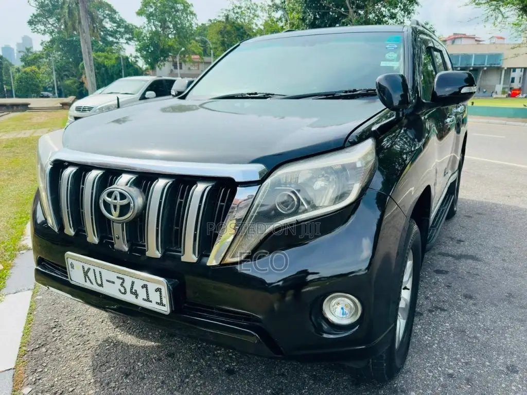 Toyota Land Cruiser Prado TRJ 150 TXL 2010 SUV (Used)