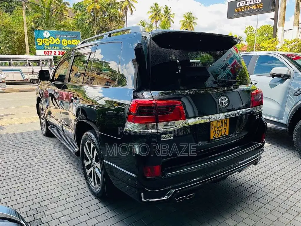 Toyota Land Cruiser Sahara V8 ZX Bruno Cross 2016 SUV (Used)