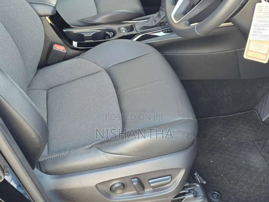 Toyota Corolla Cross 2024 SUV Unregistered (Recondition)