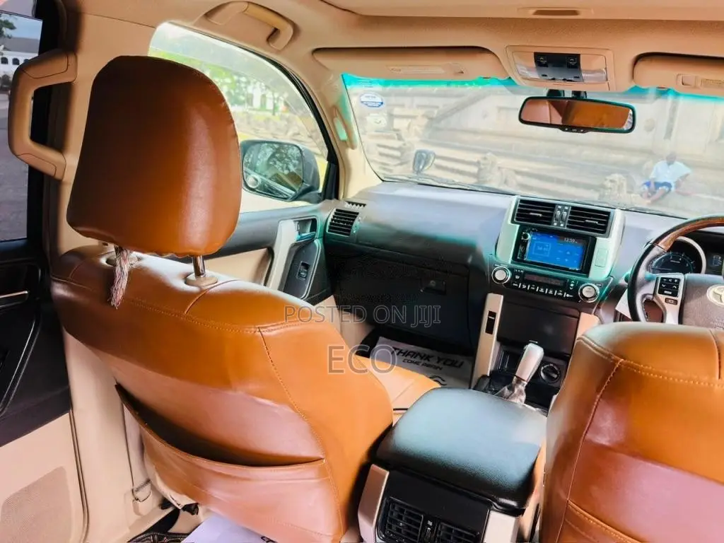 Toyota Land Cruiser Prado TRJ 150 TXL 2010 SUV (Used)