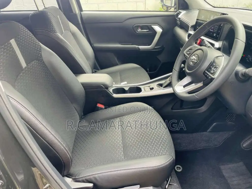 Daihatsu Rocky Premium G Hybrid 2025 SUV Unregistered (Recondition)