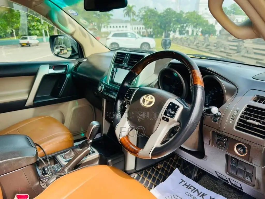 Toyota Land Cruiser Prado TRJ 150 TXL 2010 SUV (Used)