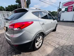 Hyundai Tucson 2WD 2011 SUV (Used)