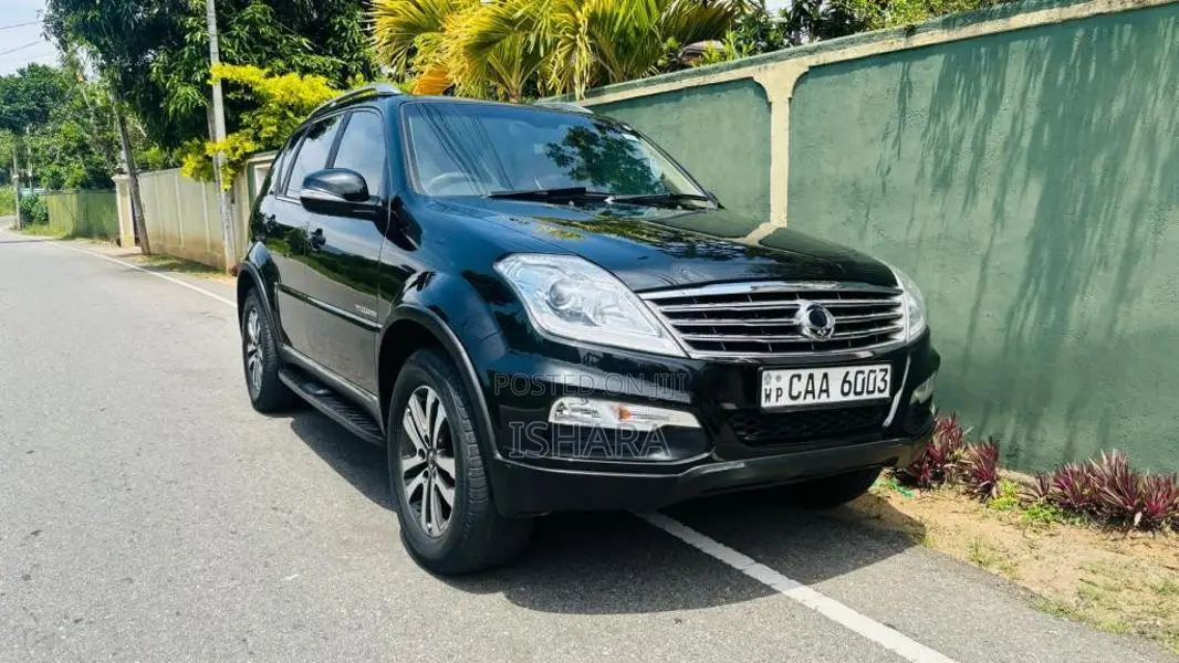Micro Rexton W 2014 SUV (Used)