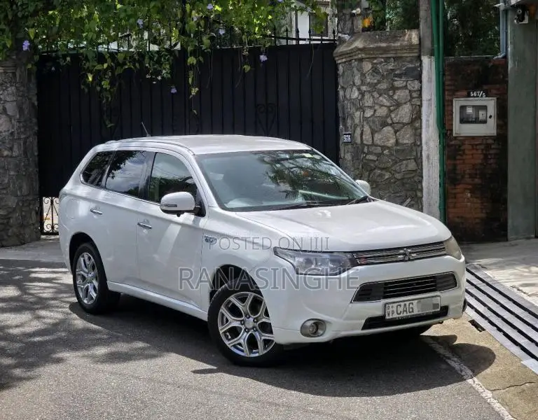 Mitsubishi Outlander 2014 SUV (Used)