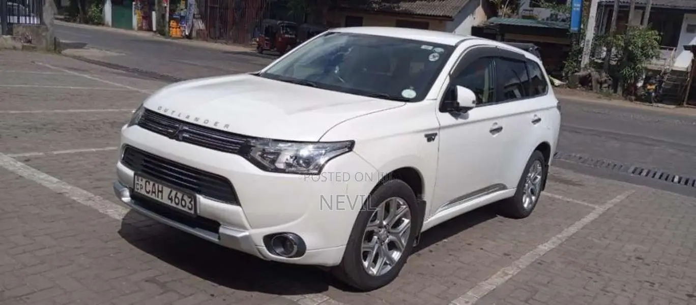 Mitsubishi Outlander PHEV 2015 SUV (Used)