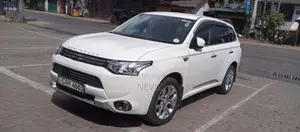 Mitsubishi Outlander PHEV 2015 SUV (Used)