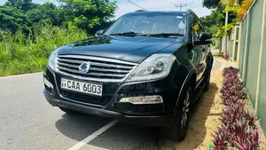 Micro Rexton W 2014 SUV (Used)