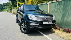Micro Rexton W 2014 SUV (Used)