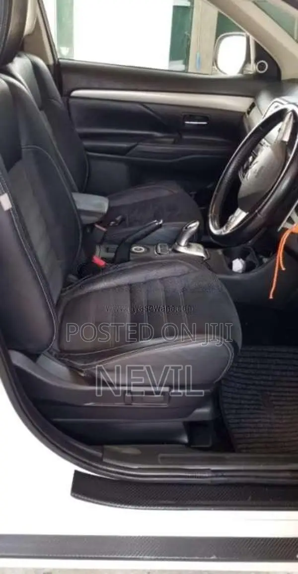 Mitsubishi Outlander PHEV 2015 SUV (Used)