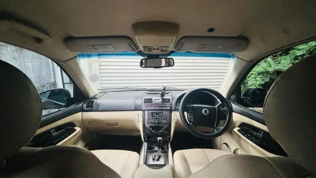 Micro Rexton W 2014 SUV (Used)