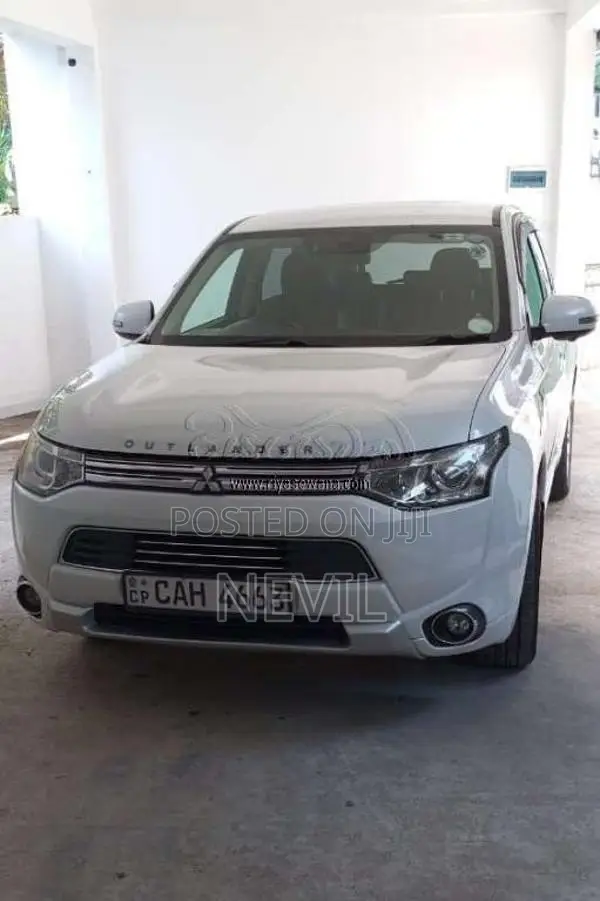 Mitsubishi Outlander PHEV 2015 SUV (Used)