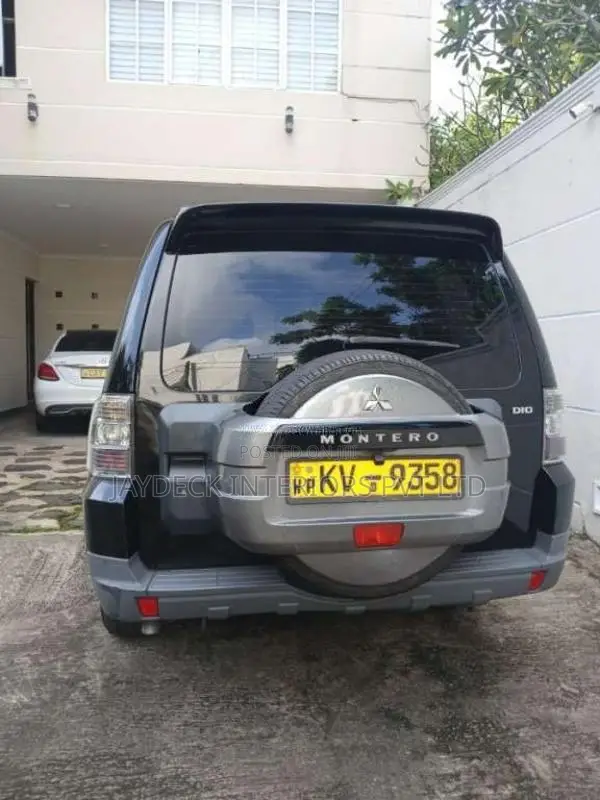 Mitsubishi Montero V98 2013 SUV (Used)