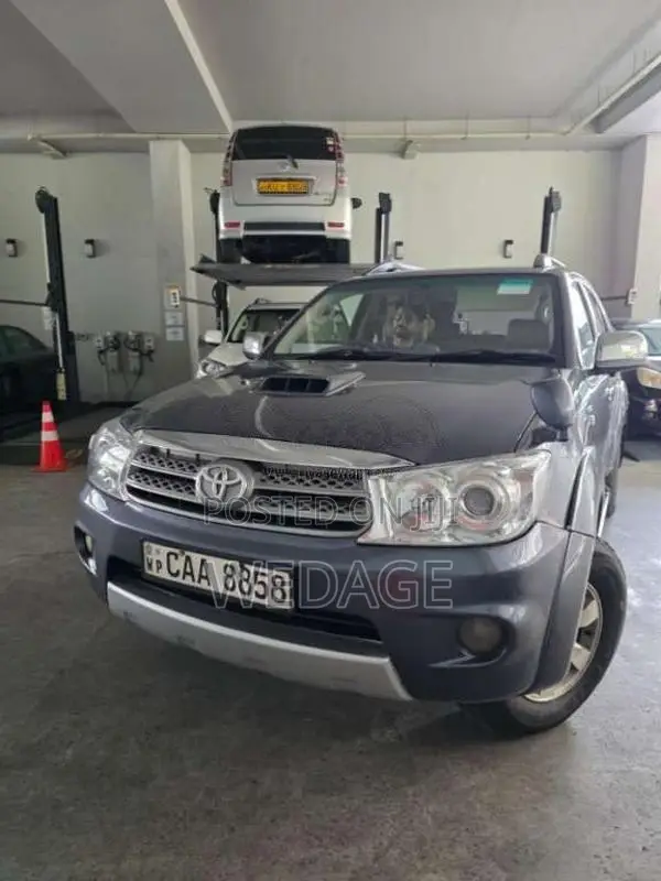 Toyota Fortuner 2007 SUV (Used)