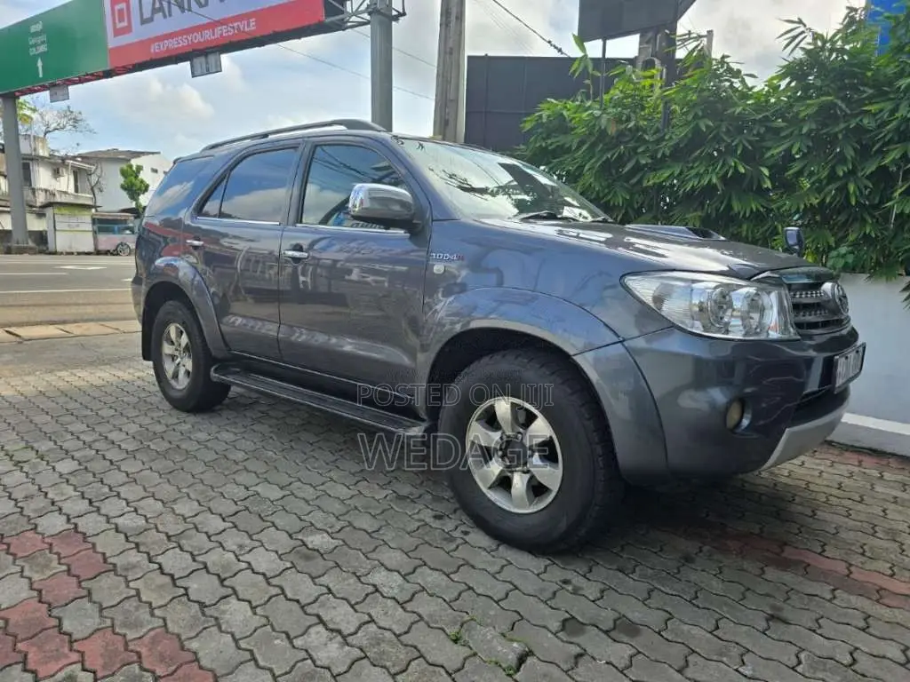 Toyota Fortuner 2007 SUV (Used)