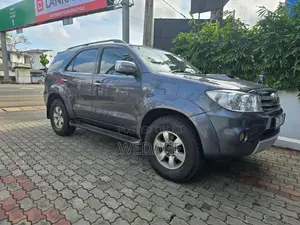Toyota Fortuner 2007 SUV (Used)